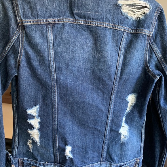 Levi’s distressed jean jacket - Picture 2 of 3